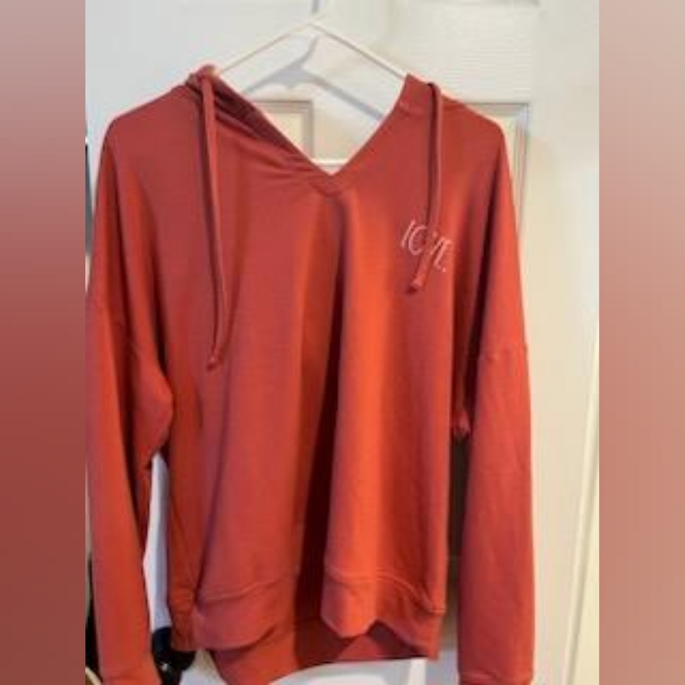 Long sleeve light sweatshirt